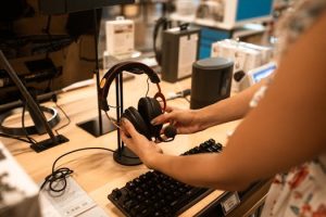 Shopping for Tech: Navigating the Latest Gadgets and Gizmos