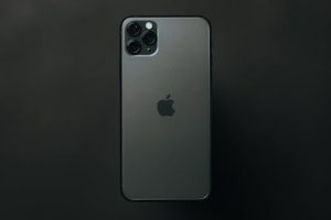 The Return of Minimal Phones: Fighting Digital Distraction